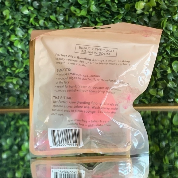 Pūrlisse Perfect Glow Blending Sponge | NEW - Picture 4 of 5